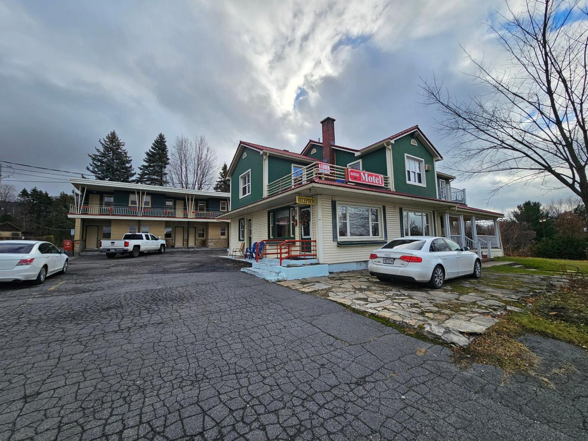 Motel Saint-Hilaire Mont-Saint-Hilaire Exterior foto